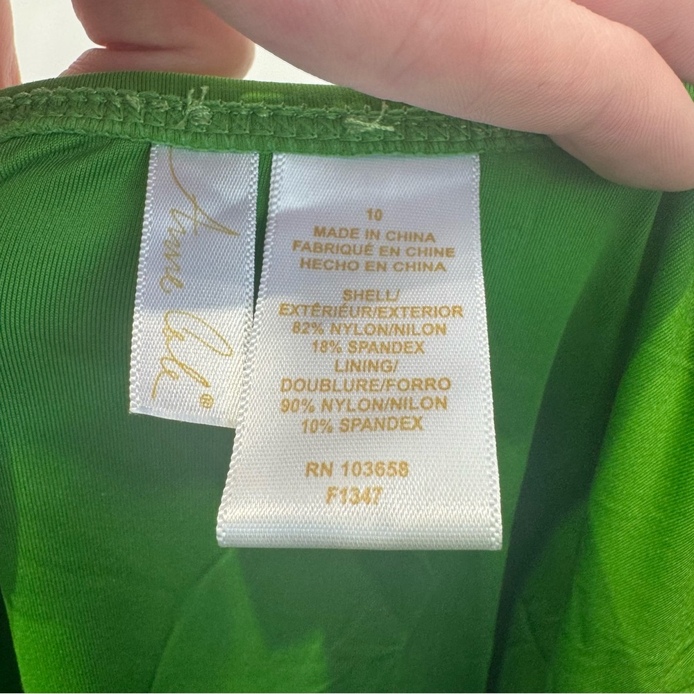 Anne Cole Green OnePiece Bathing Suit. Size 10 Very Flattering Shape.